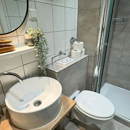 Schoene Ferienwohnung Im Zentrum Mit Self Check-In Und Free Wifi Эссен Экстерьер фото